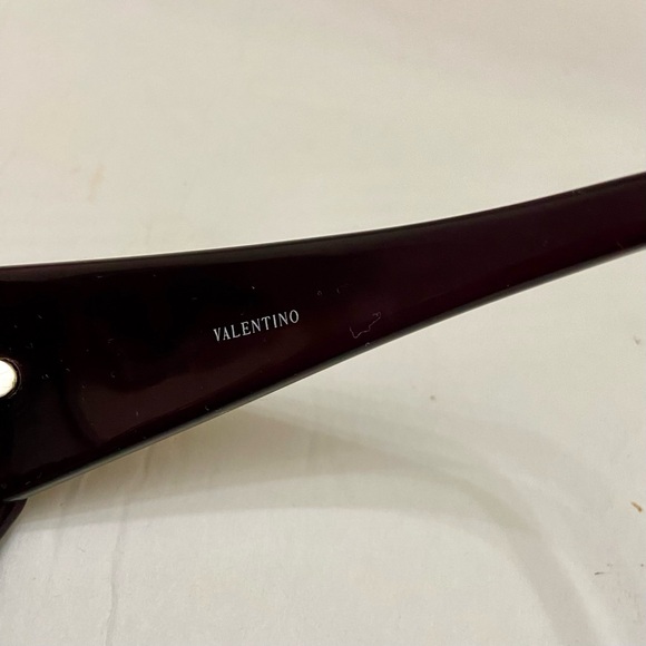 Valentino Garavani Burgundy Large Sunglasses with Case 5449S CZZ 56#16 130 - Picture 10 of 16